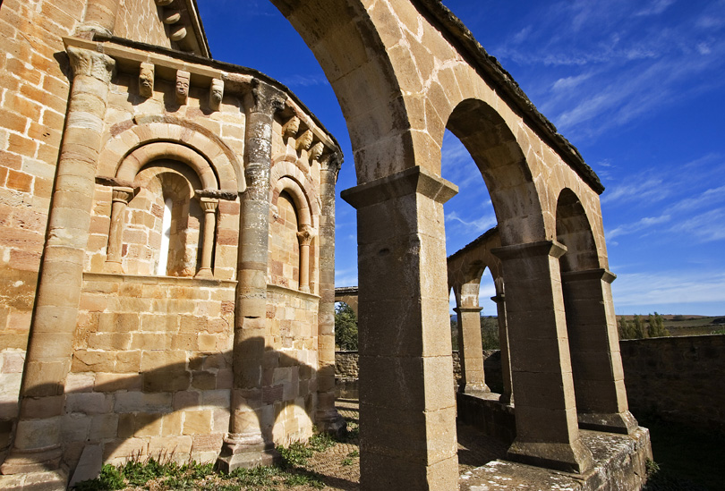 Exterior de la ermita de Eunate