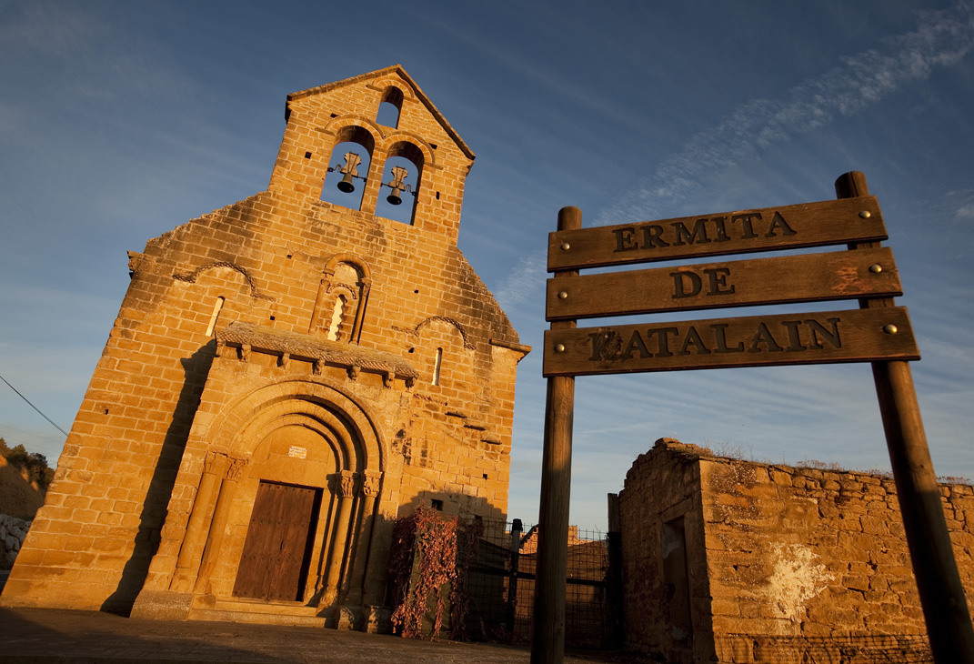 Foto de la fachada de la ermita de Kataláin