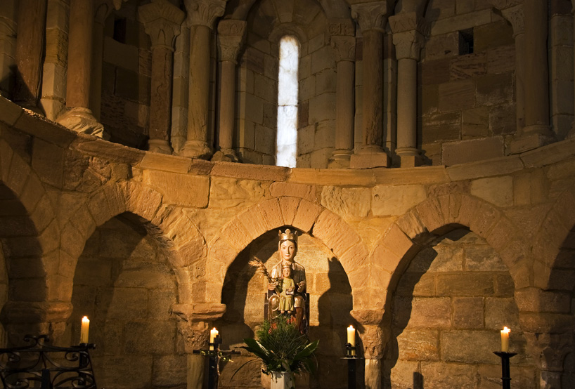 Interior de la iglesia de Santa María de Eunate